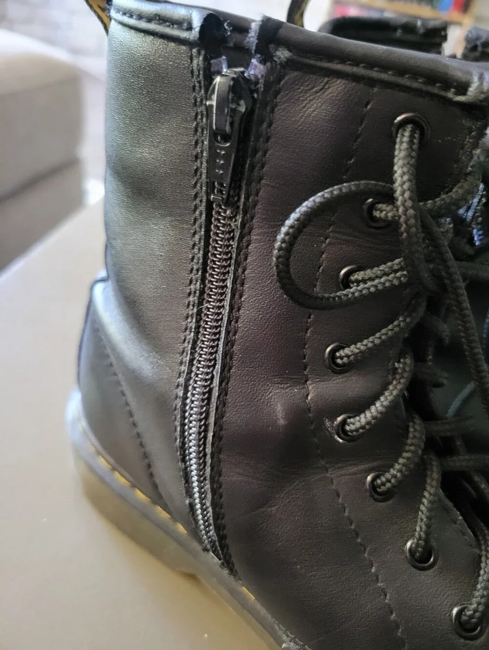Doc Martens Youth Combat Boots Lace Up Side Zip Juniors Unisex Mens 6 Ladies 7